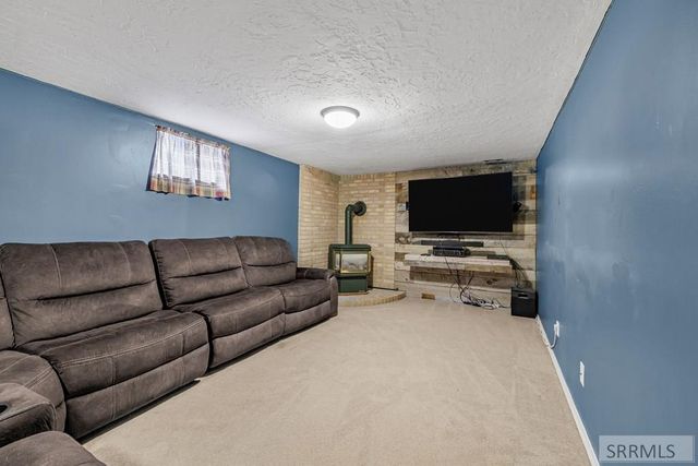 4061 N Main Street, Iona, ID 83427