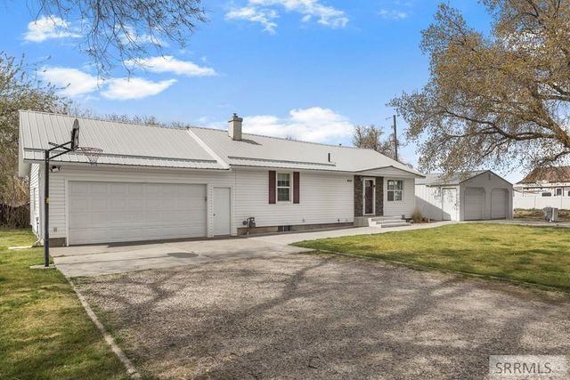 4061 N Main Street, Iona, ID 83427