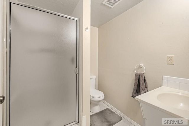 4061 N Main Street, Iona, ID 83427