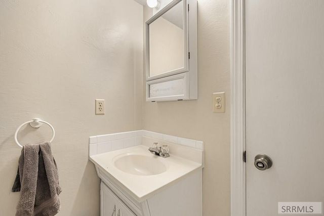 4061 N Main Street, Iona, ID 83427