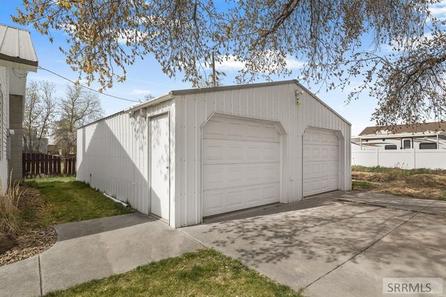 4061 N Main Street, Iona, ID 83427