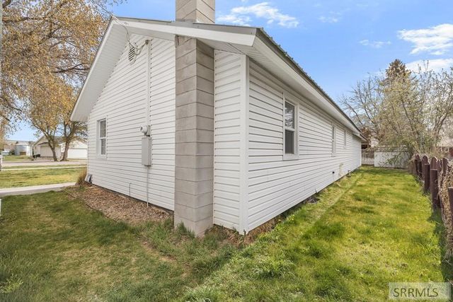 4061 N Main Street, Iona, ID 83427