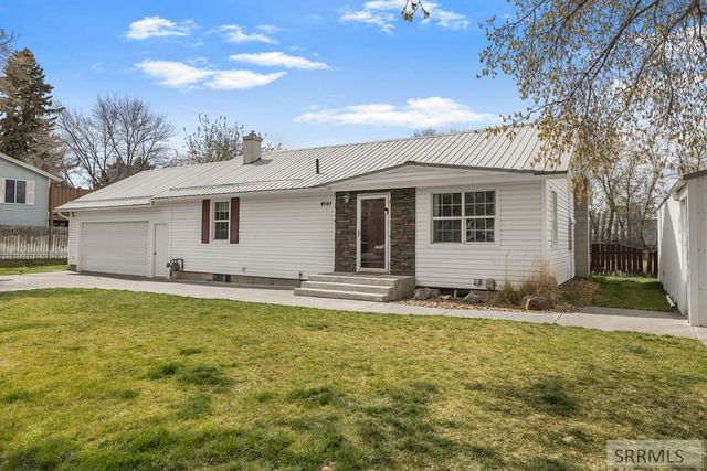 4061 N Main Street, Iona, ID 83427