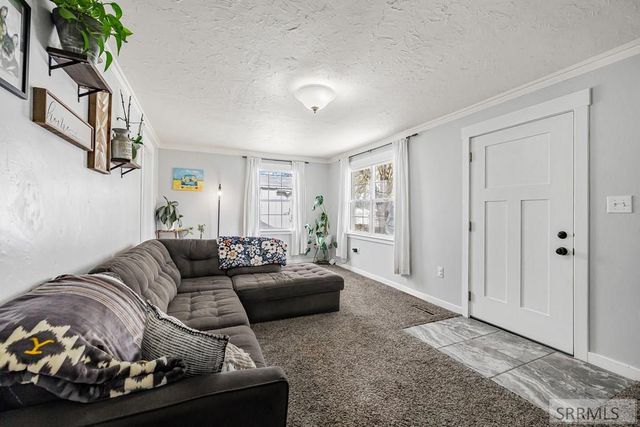 4061 N Main Street, Iona, ID 83427