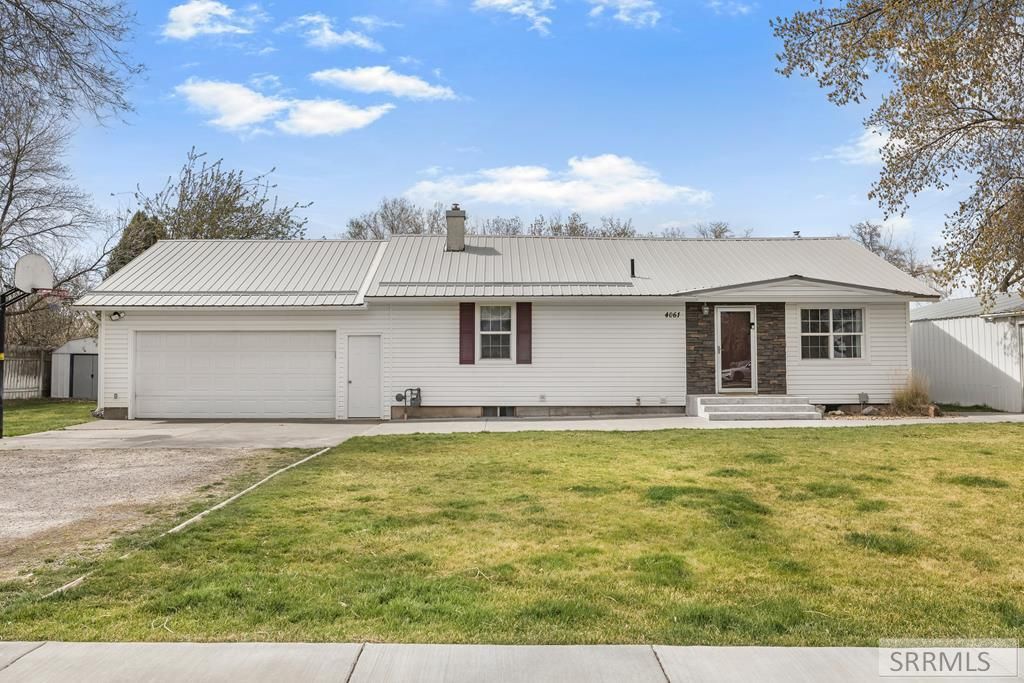4061 N Main Street, Iona, ID 83427