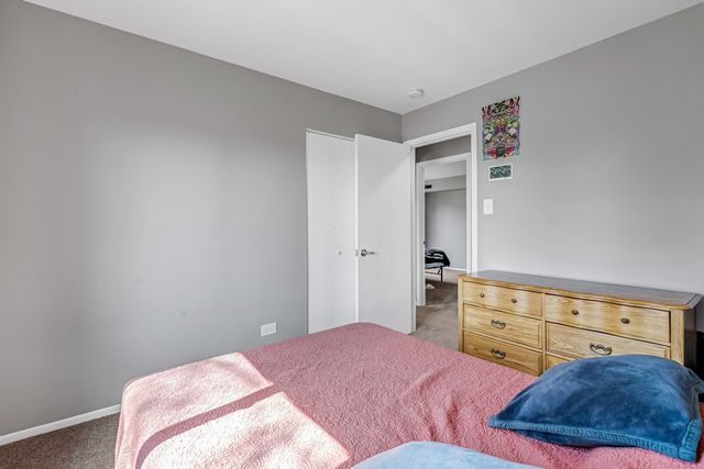 823 E Coach Road 8, Palatine, IL 60074