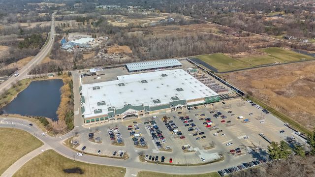 823 E Coach Road 8, Palatine, IL 60074