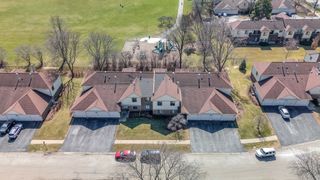 823 E Coach Road 8, Palatine, IL 60074