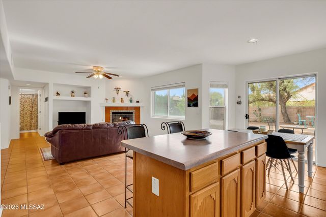 578 E Wagon Bluff Drive, Tucson, AZ 85704