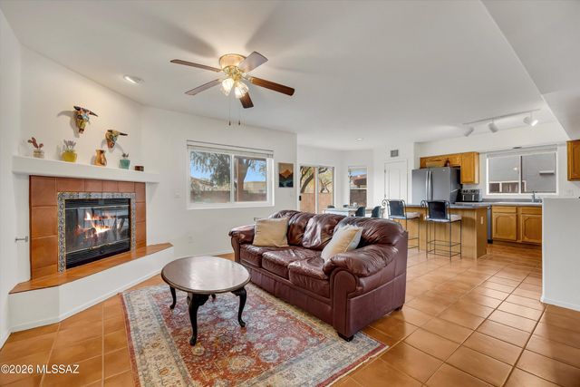 578 E Wagon Bluff Drive, Tucson, AZ 85704