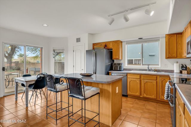 578 E Wagon Bluff Drive, Tucson, AZ 85704