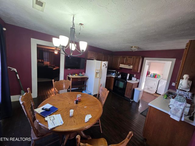 12184 Paw Paw Plains Rd, Lenoir City, TN 37771