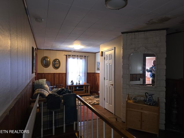 12184 Paw Paw Plains Rd, Lenoir City, TN 37771