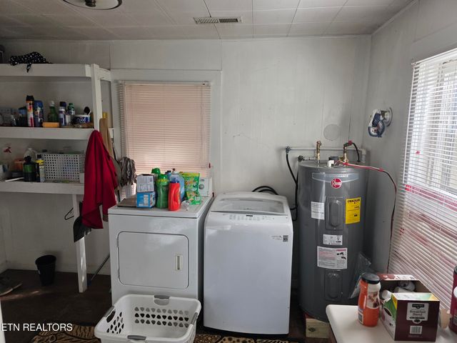 12184 Paw Paw Plains Rd, Lenoir City, TN 37771