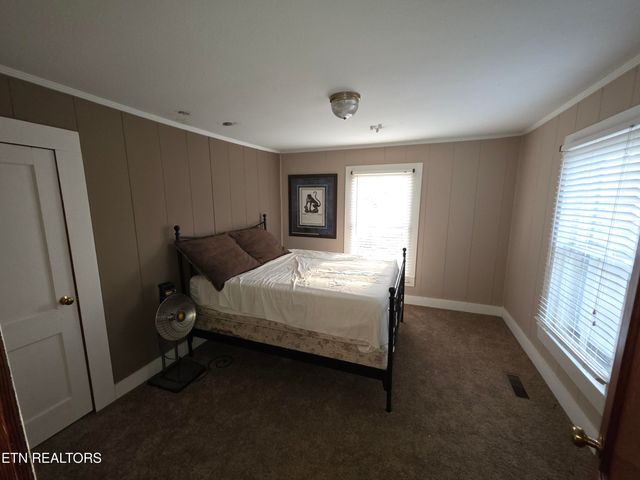 12184 Paw Paw Plains Rd, Lenoir City, TN 37771