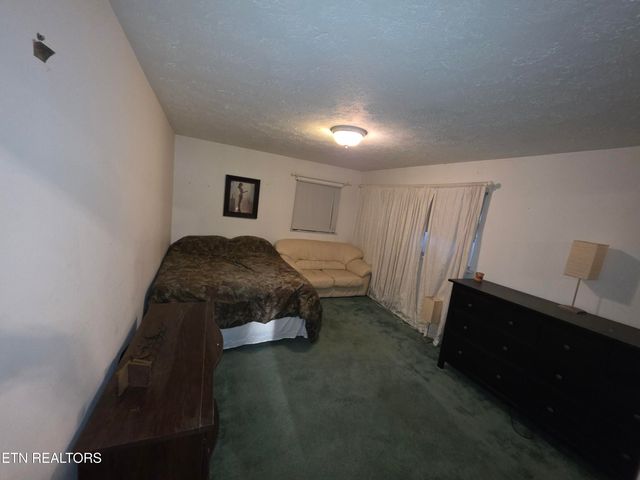 12184 Paw Paw Plains Rd, Lenoir City, TN 37771