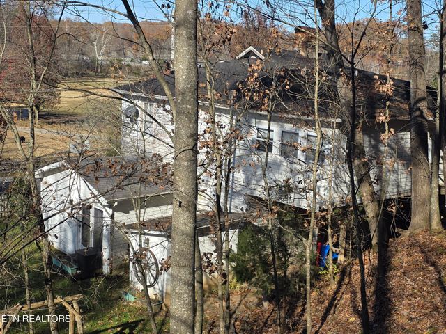 12184 Paw Paw Plains Rd, Lenoir City, TN 37771