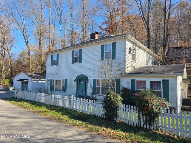 12184 Paw Paw Plains Rd, Lenoir City, TN 37771