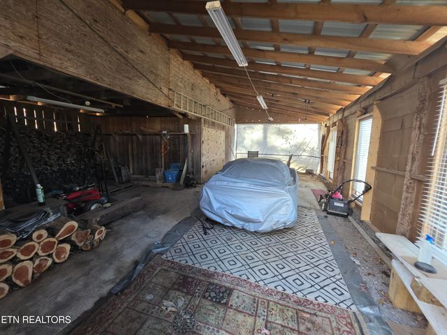 12184 Paw Paw Plains Rd, Lenoir City, TN 37771