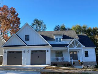 409 19th Avenue Circle NW 12, Hickory, NC 28601