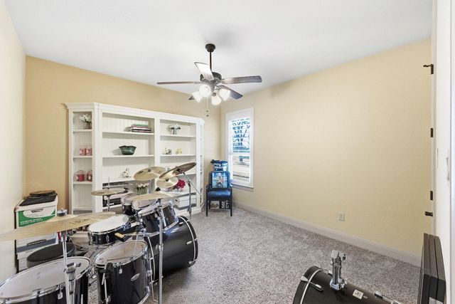 390 Hawthorne LOOP, Driftwood, TX 78619