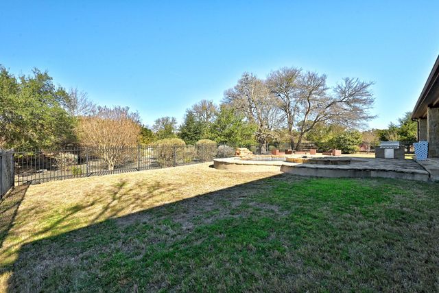 390 Hawthorne LOOP, Driftwood, TX 78619