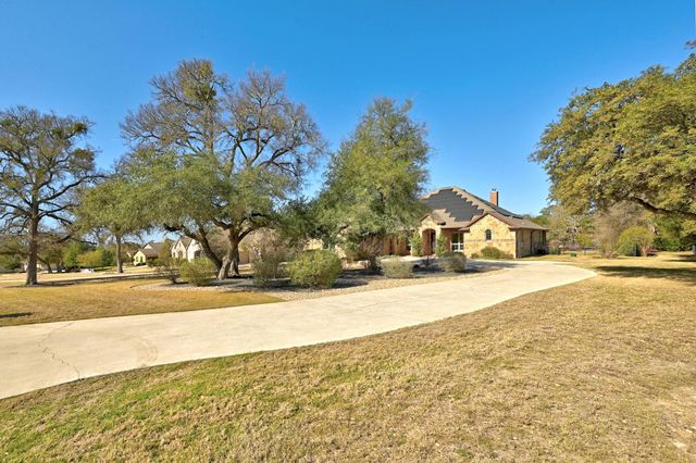 390 Hawthorne LOOP, Driftwood, TX 78619