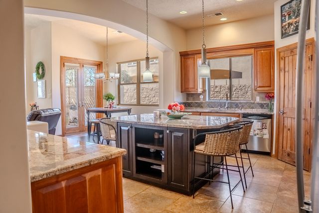 323 Nuevo Hacienda Lane NW, Los Ranchos, NM 87107