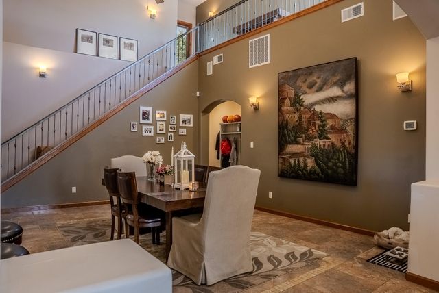 323 Nuevo Hacienda Lane NW, Los Ranchos, NM 87107