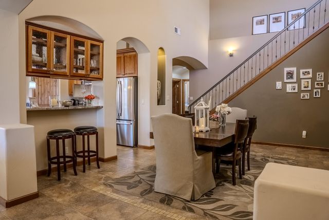 323 Nuevo Hacienda Lane NW, Los Ranchos, NM 87107