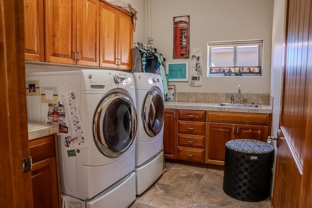 323 Nuevo Hacienda Lane NW, Los Ranchos, NM 87107