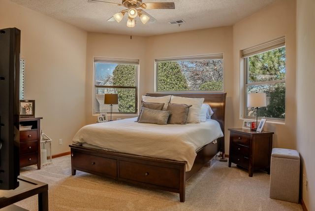 323 Nuevo Hacienda Lane NW, Los Ranchos, NM 87107