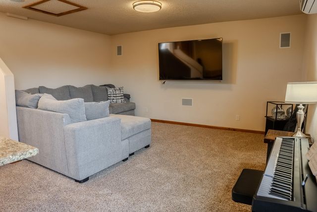 323 Nuevo Hacienda Lane NW, Los Ranchos, NM 87107