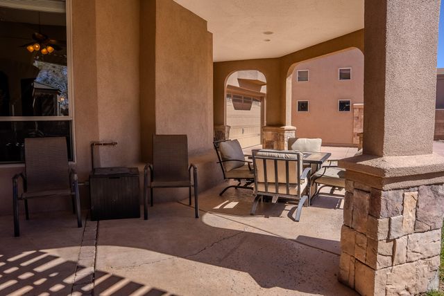 323 Nuevo Hacienda Lane NW, Los Ranchos, NM 87107