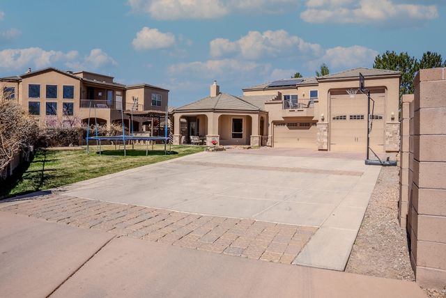 323 Nuevo Hacienda Lane NW, Los Ranchos, NM 87107