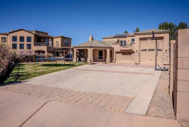 323 Nuevo Hacienda Lane NW, Los Ranchos, NM 87107