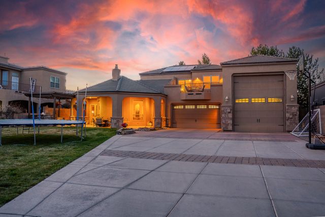 323 Nuevo Hacienda Lane NW, Los Ranchos, NM 87107