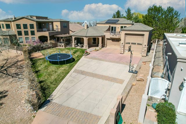 323 Nuevo Hacienda Lane NW, Los Ranchos, NM 87107