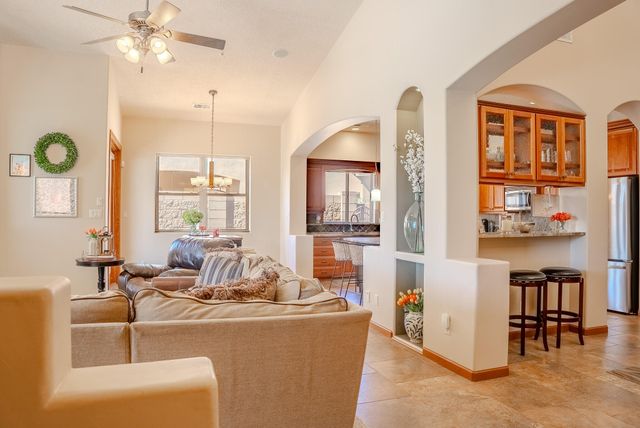 323 Nuevo Hacienda Lane NW, Los Ranchos, NM 87107