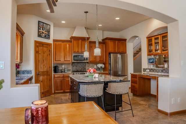 323 Nuevo Hacienda Lane NW, Los Ranchos, NM 87107