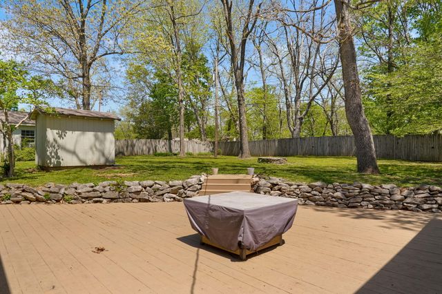 1250 S Farm Road 205, Springfield, MO 65809