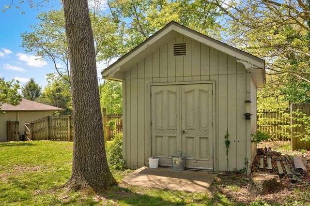 1250 S Farm Road 205, Springfield, MO 65809