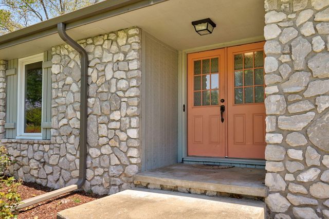 1250 S Farm Road 205, Springfield, MO 65809