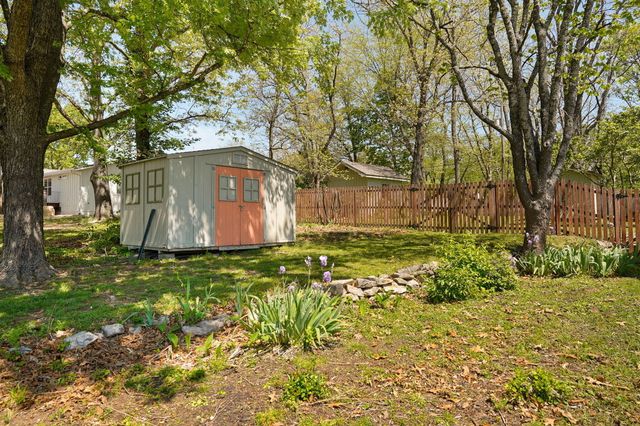 1250 S Farm Road 205, Springfield, MO 65809