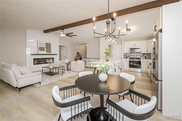 1298 Golden Gate Lane, St Peters, MO 63376