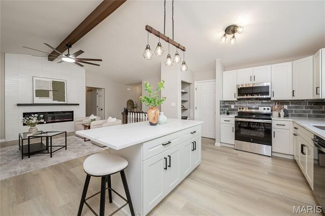 1298 Golden Gate Lane, St Peters, MO 63376
