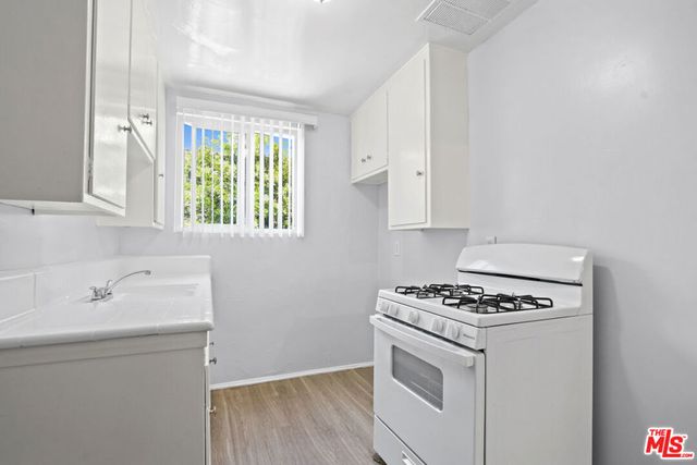 115 N Oak Street 29, Inglewood, CA 90301