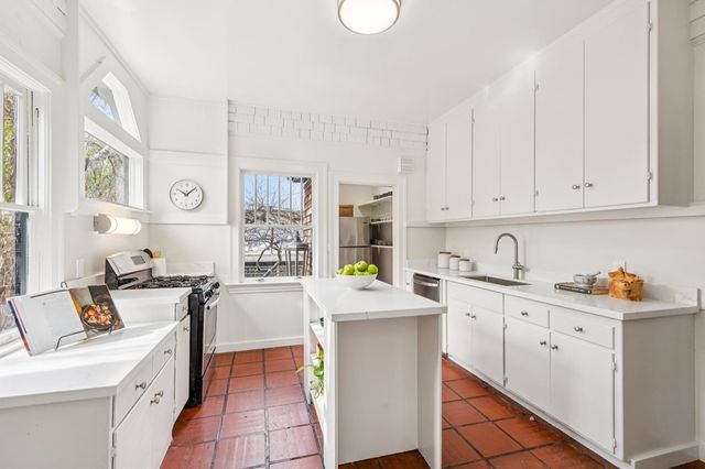 2012 2012 Rose St, Berkeley, CA 94709