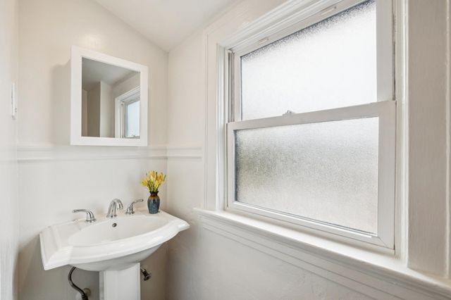 2012 2012 Rose St, Berkeley, CA 94709