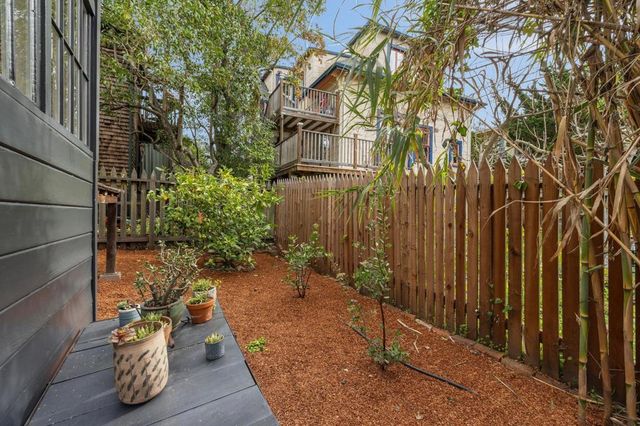 2012 2012 Rose St, Berkeley, CA 94709